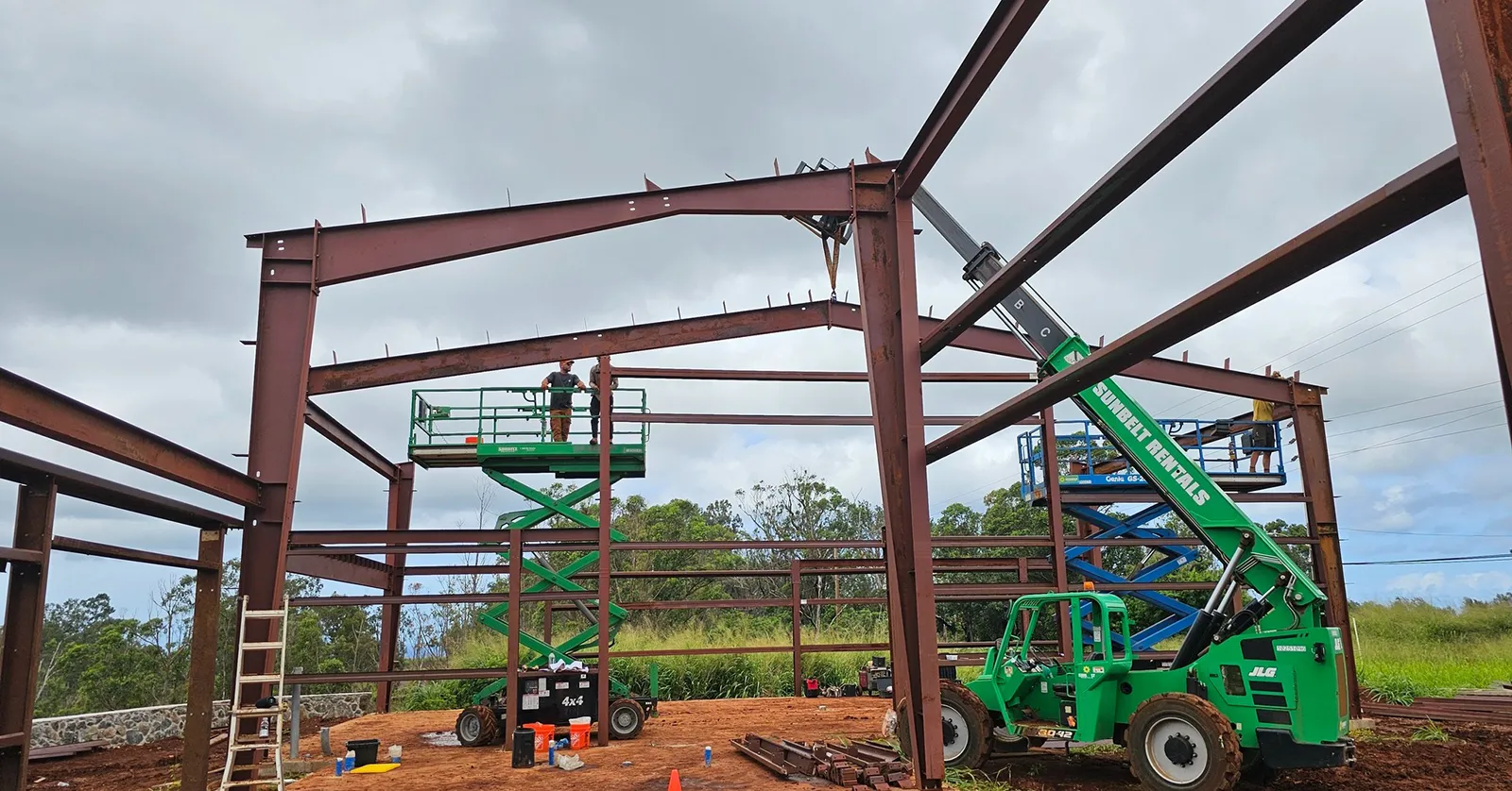 Multi-building steel complex in Wahiawa, Hawaii